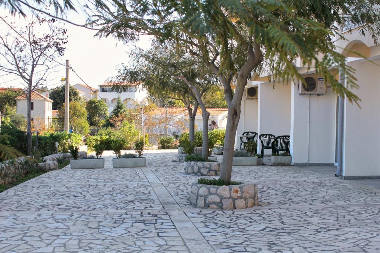 Apartments And Rooms By The Sea Vinjerac, Zadar - 3248 Dış mekan fotoğraf