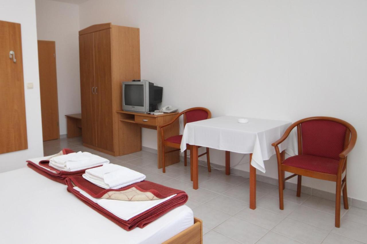 Apartments And Rooms By The Sea Vinjerac, Zadar - 3248 Dış mekan fotoğraf